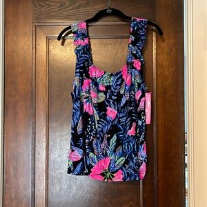 Spring is here with this Lily Pulitzer top!!